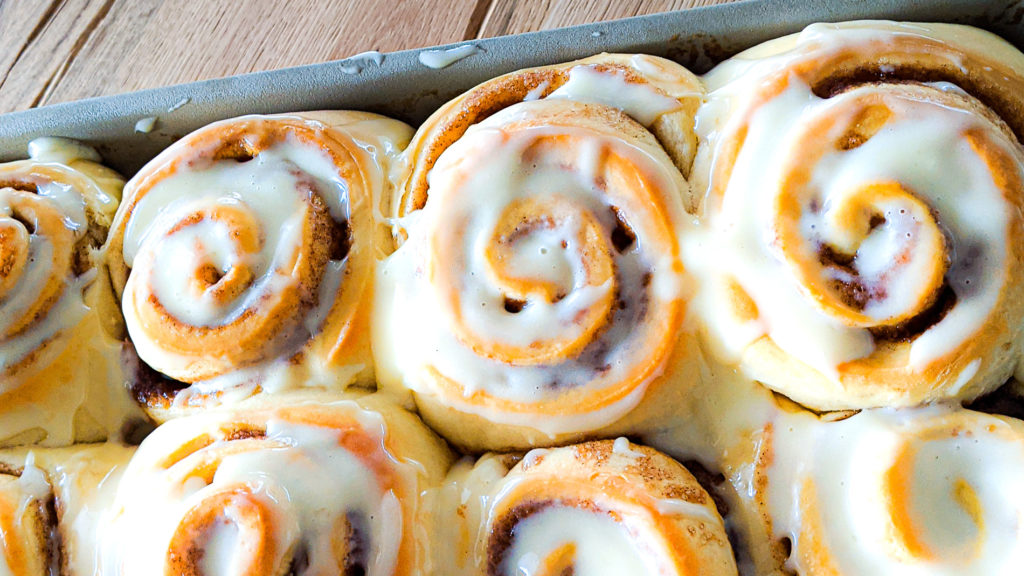 Zimtschnecken Mit Frosting - SinaLeChef - Selbstständige Pampered Chef ...